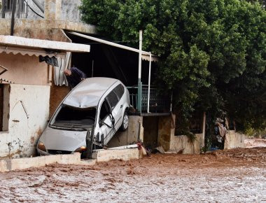 Προχωρά σταδιακά η αποκατάσταση του ηλεκτρικού ρεύματος σε Μάνδρα, Ελευσίνα και Νέα Πέραμο